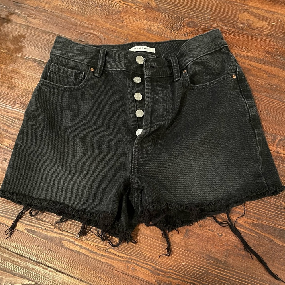 Ladies Pacsun shorts